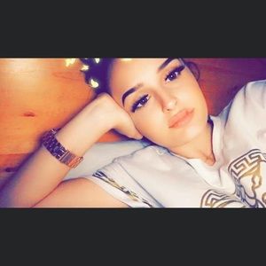 Meet your Posher, Cynthia